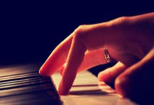 波尔图前锋因伤退出欧冠比赛，球队调整战术